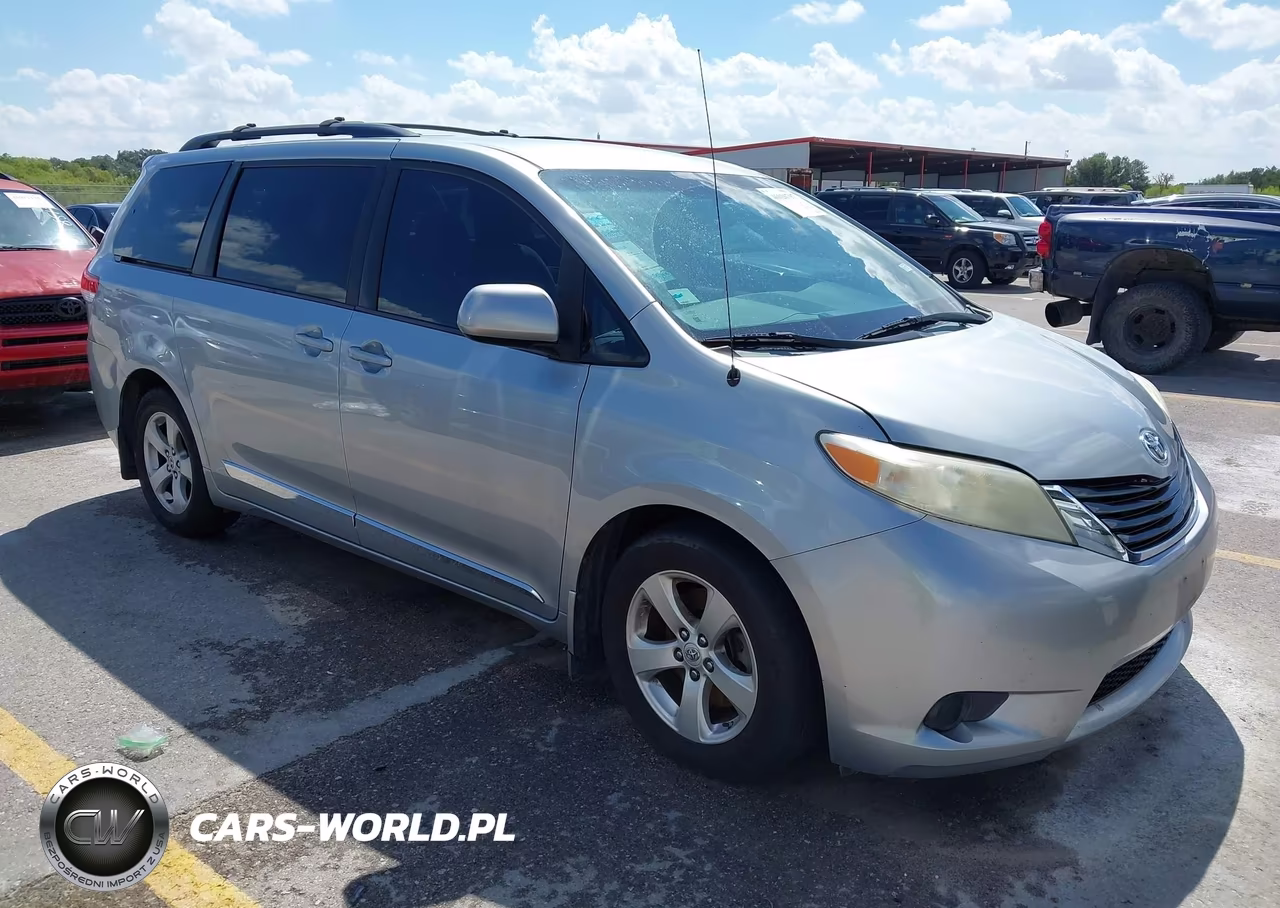 2014 Toyota Sienna Le V6 8 Passenger VIN:5TDKK3DC5ES526430 - 1