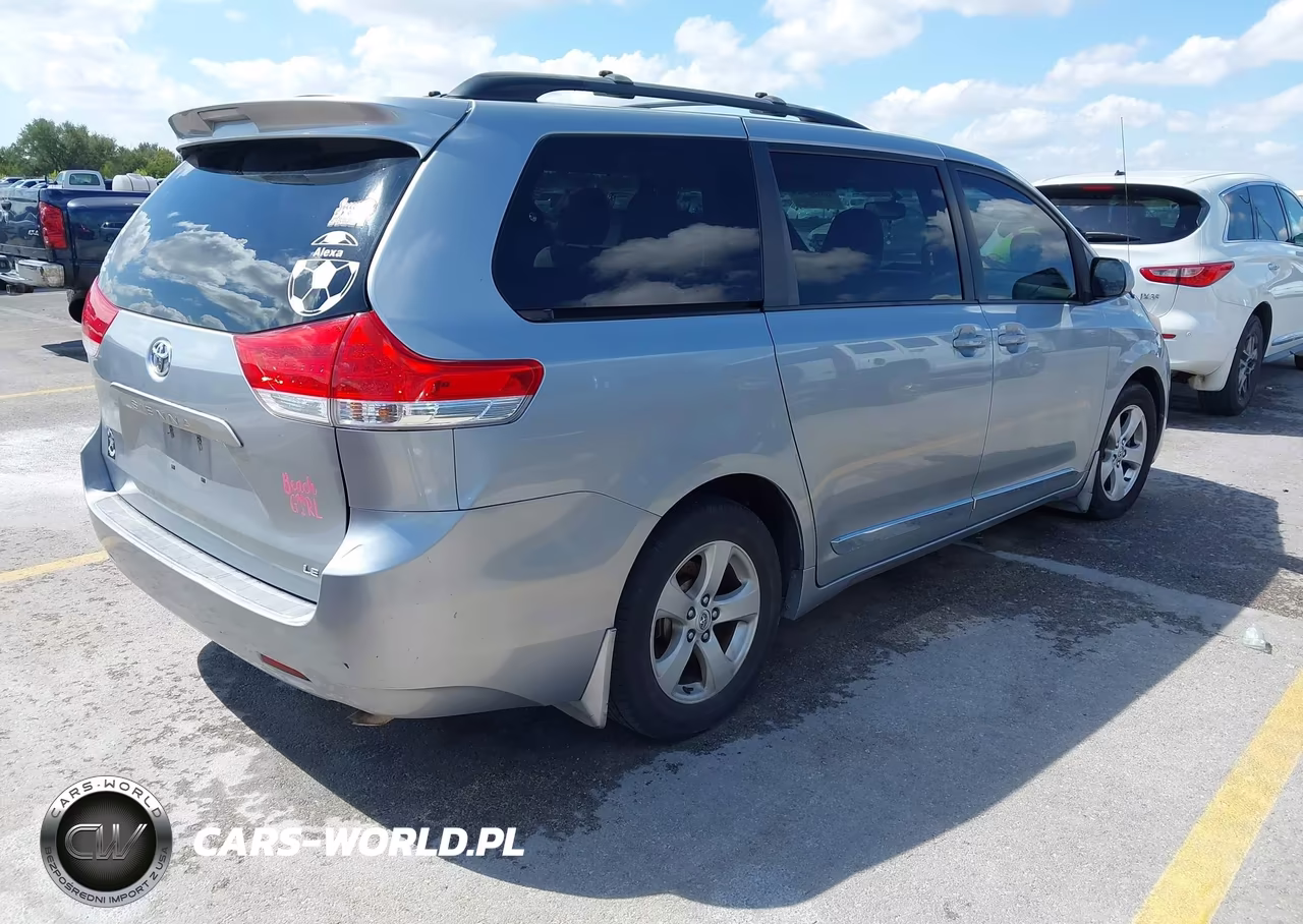 2014 Toyota Sienna Le V6 8 Passenger VIN:5TDKK3DC5ES526430 - 4