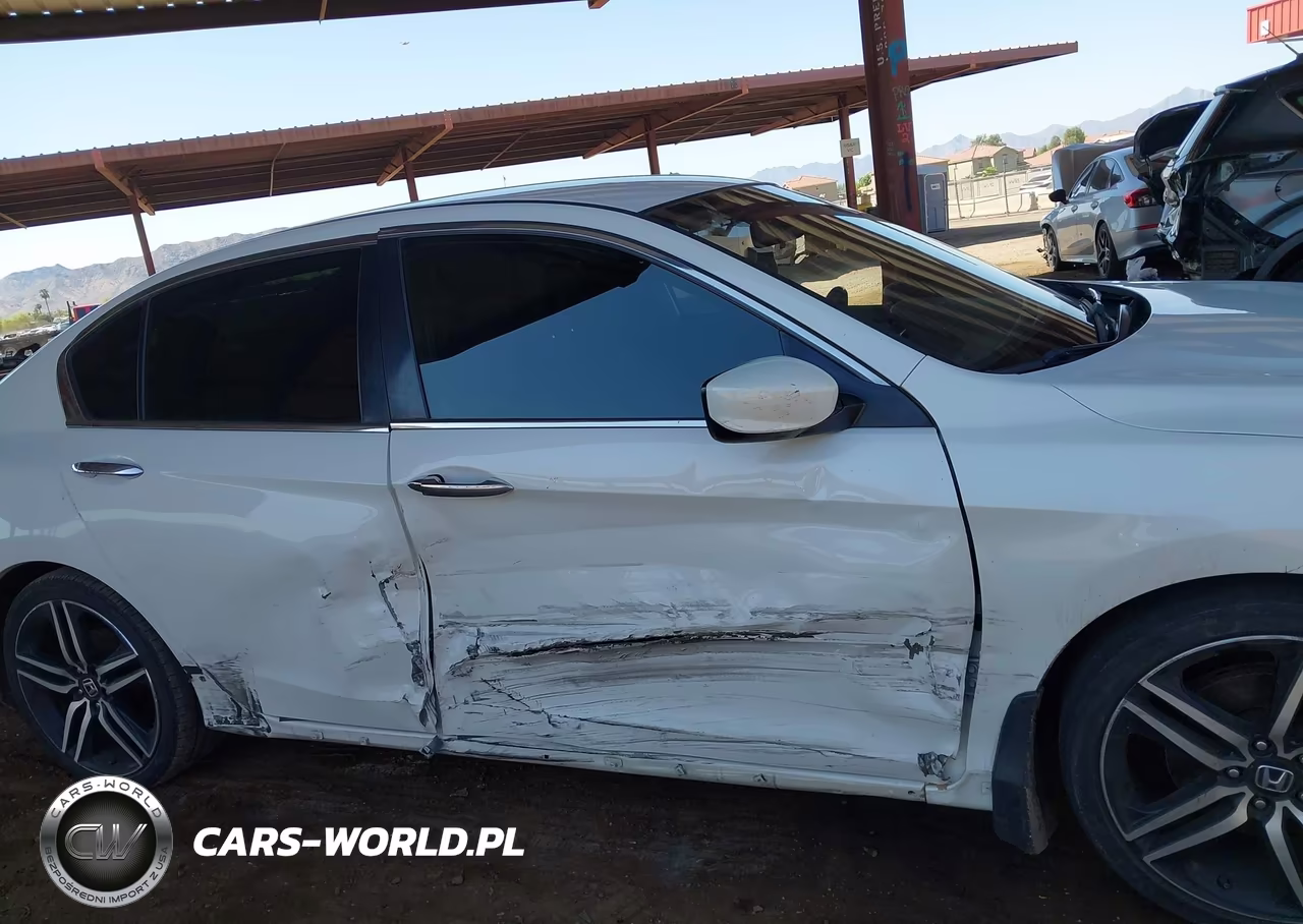 2017 Honda Accord Sport VIN:1HGCR2F51HA152748 - 14
