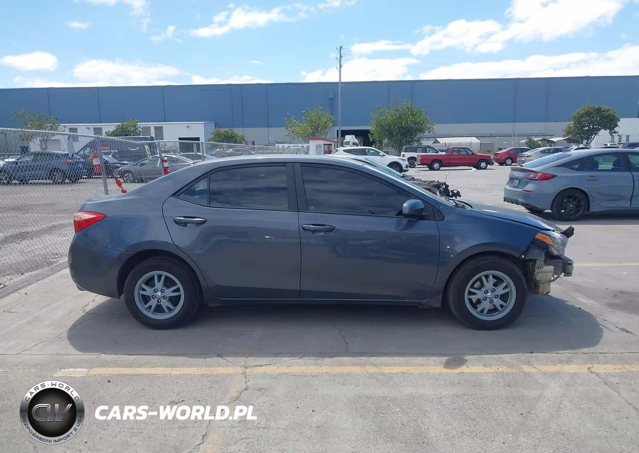 2017 Toyota Corolla Le VIN:5YFBURHE4HP639565 - 14