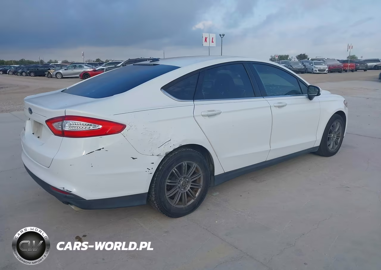 2014 Ford Fusion S VIN:3FA6P0G72ER233481 - 4