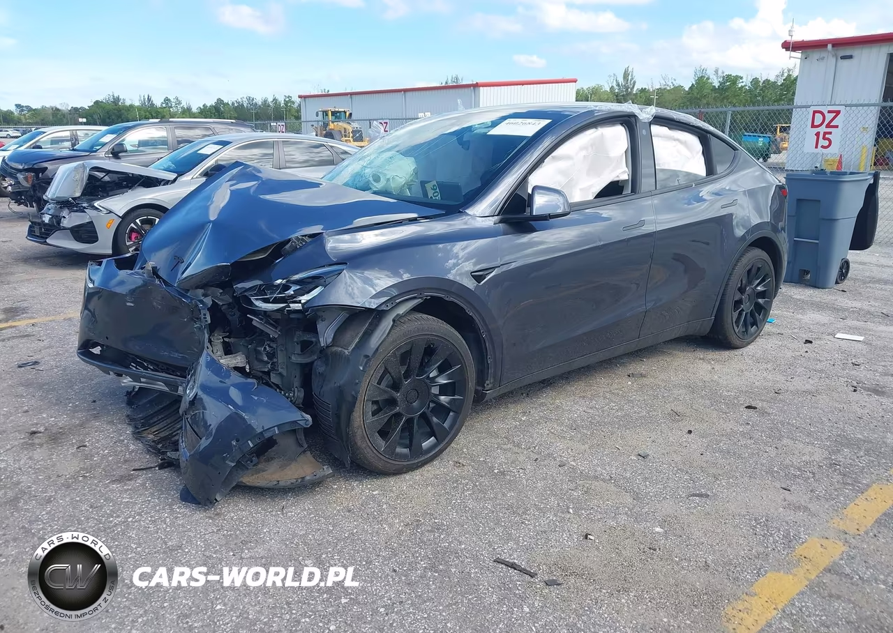 2022 Tesla Model Y Long Range Dual Motor All-Wheel Drive VIN:7SAYGAEE7NF420567 - 2