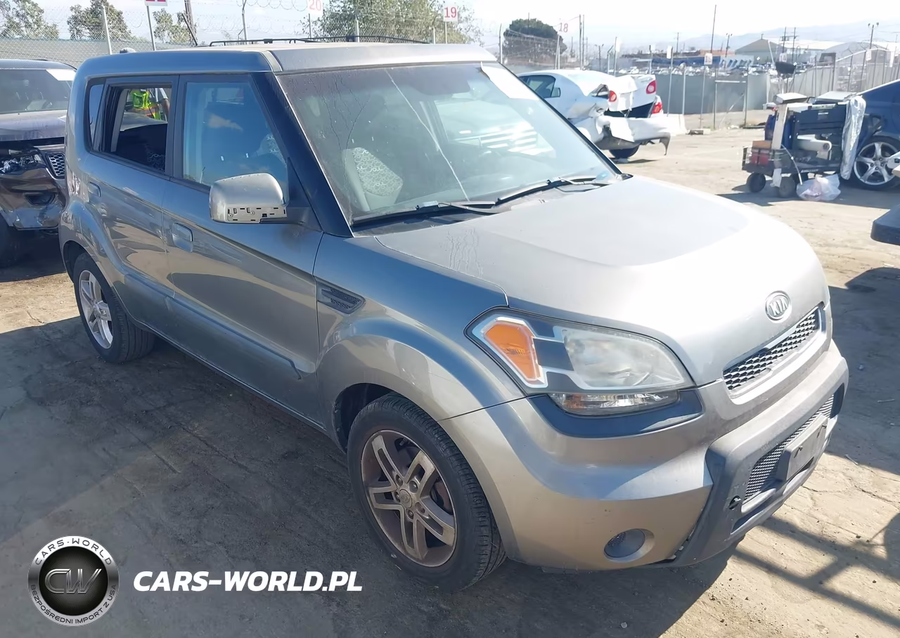 2010 Kia Soul +