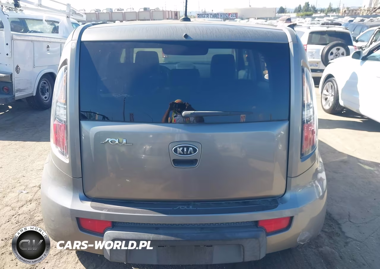 2010 Kia Soul + VIN:KNDJT2A22A7166956 - 16