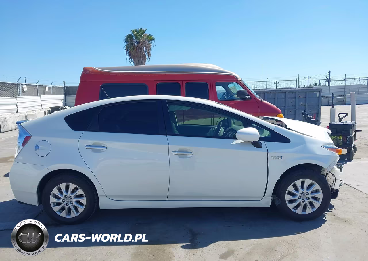 2015 Toyota Prius Plug-In Advanced VIN:JTDKN3DP3F3071381 - 14