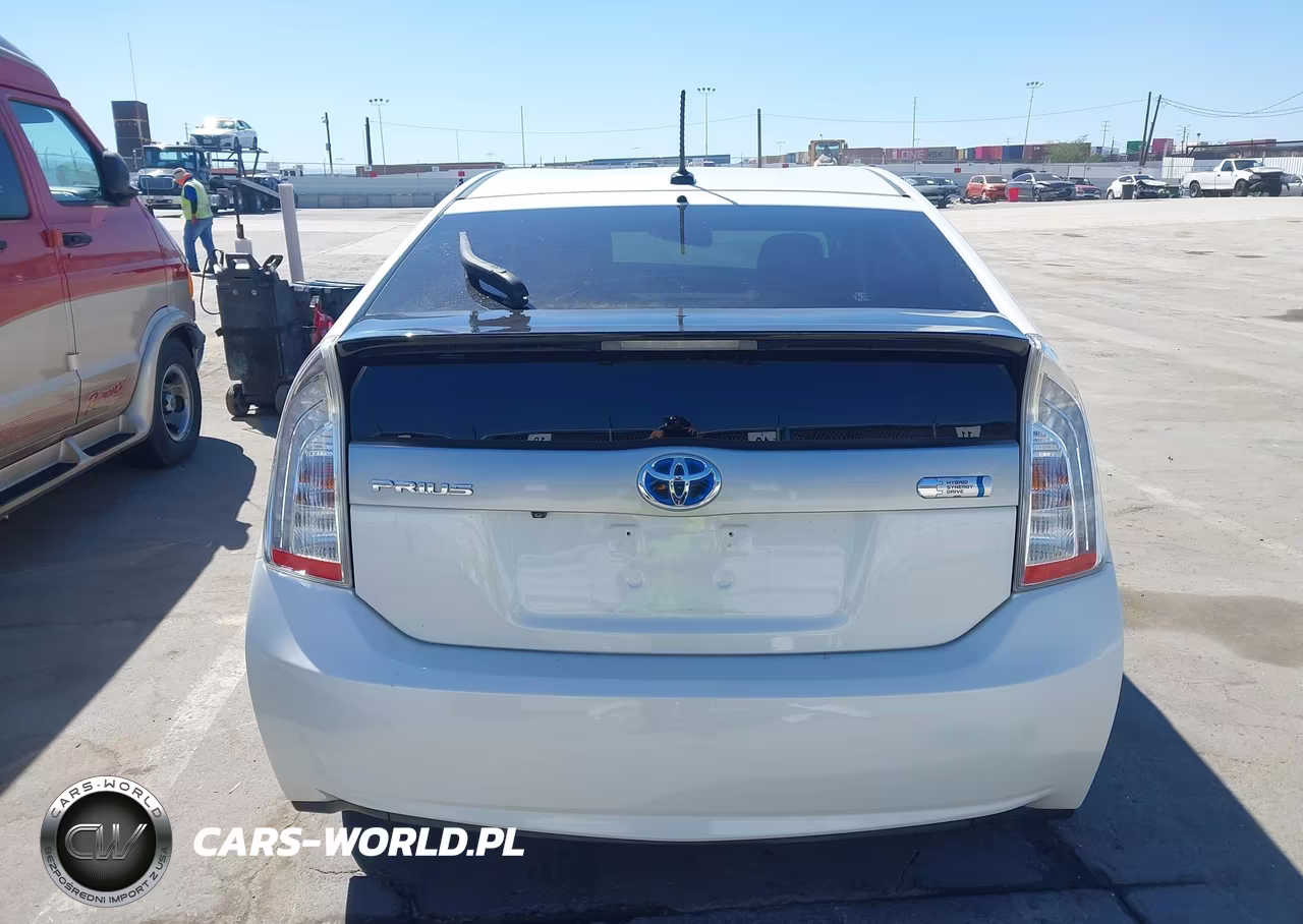 2015 Toyota Prius Plug-In Advanced VIN:JTDKN3DP3F3071381 - 17