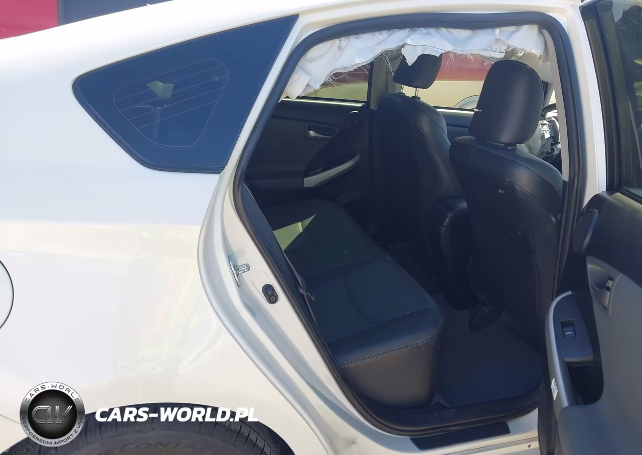 2015 Toyota Prius Plug-In Advanced VIN:JTDKN3DP3F3071381 - 8
