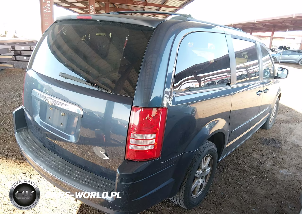 2008 Chrysler Town & Country Touring VIN:2A8HR54P18R818425 - 4