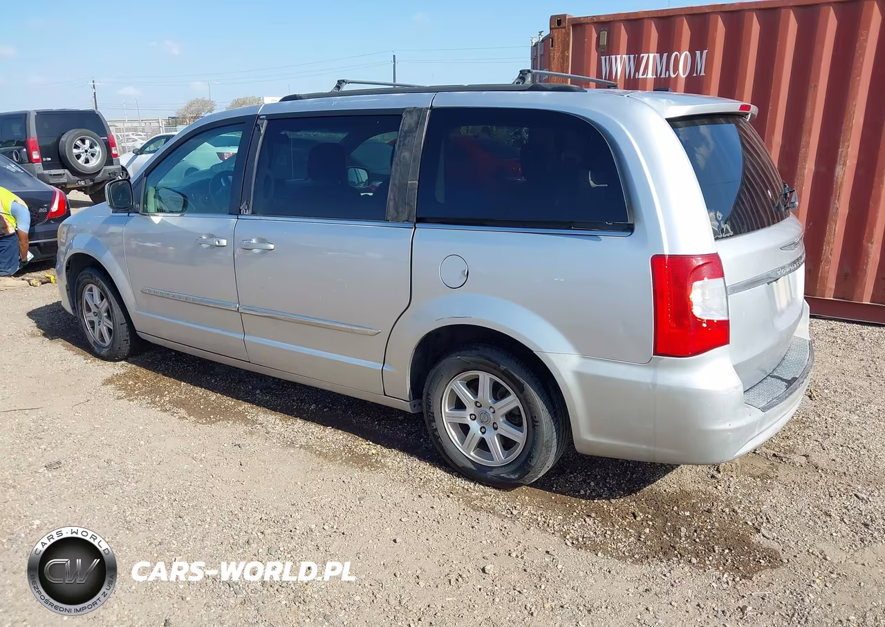 2011 Chrysler Town & Country Touring VIN:2A4RR5DG0BR701657 - 3