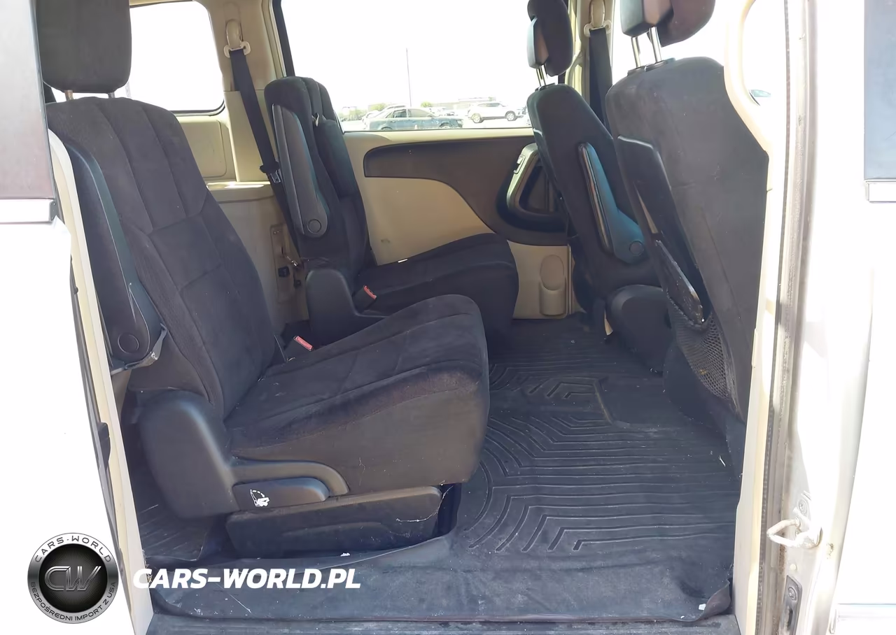 2011 Chrysler Town & Country Touring VIN:2A4RR5DG0BR701657 - 8