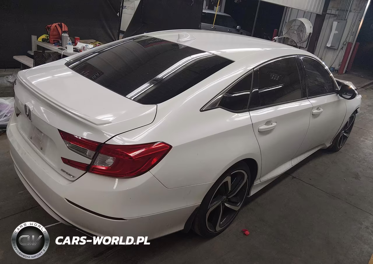 2018 Honda Accord Sport VIN:1HGCV1F38JA266093 - 4