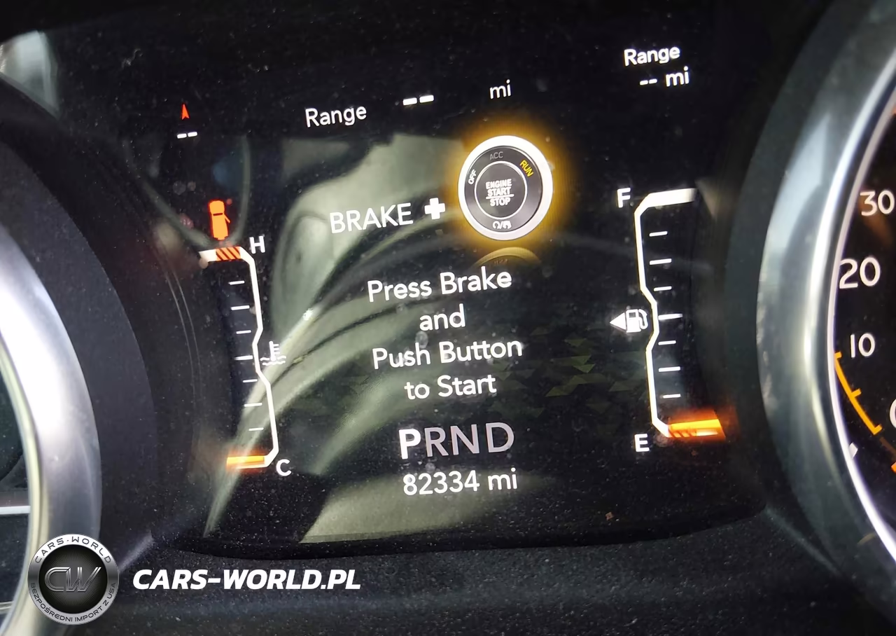 2019 Jeep Wrangler Unlimited Sahara VIN:1C4HJXEG7KW565070 - 14