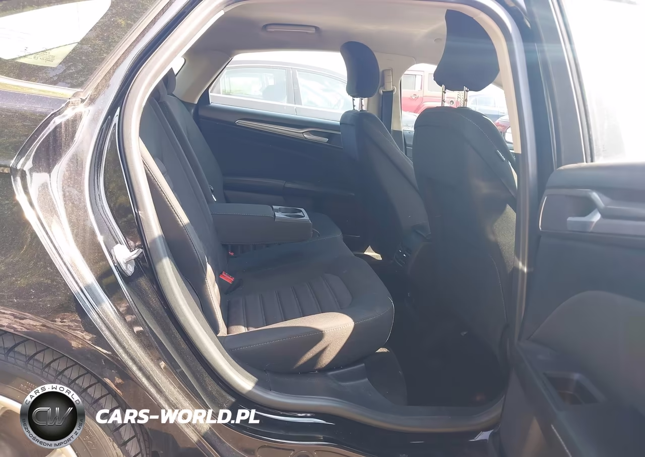 2018 Ford Fusion Hybrid Se VIN:3FA6P0LU5JR231150 - 8