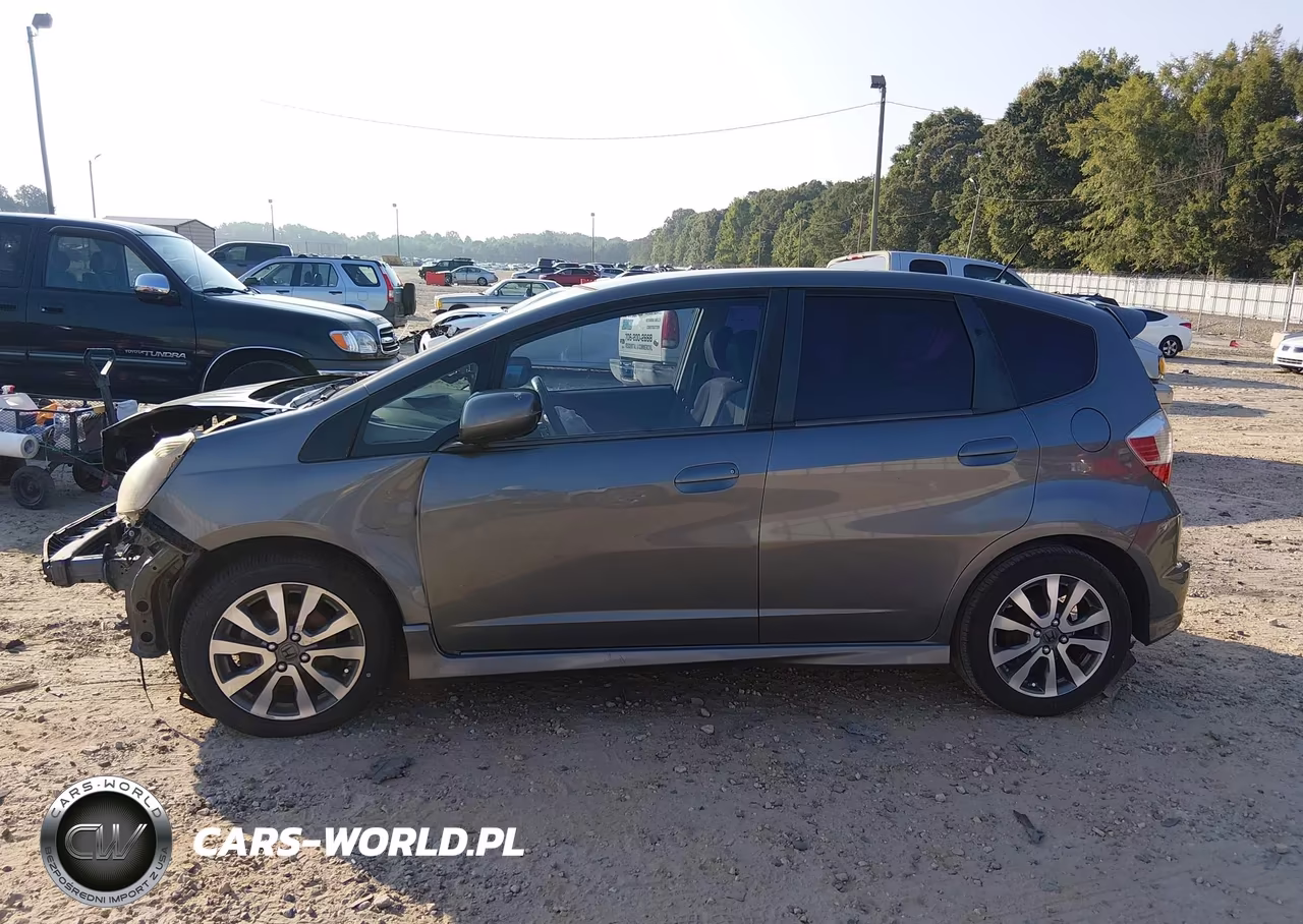 2012 Honda Fit Sport VIN:JHMGE8H56CC014825 - 15