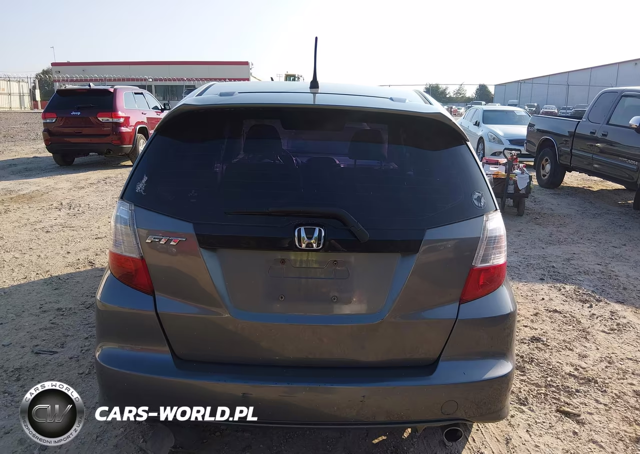 2012 Honda Fit Sport VIN:JHMGE8H56CC014825 - 17