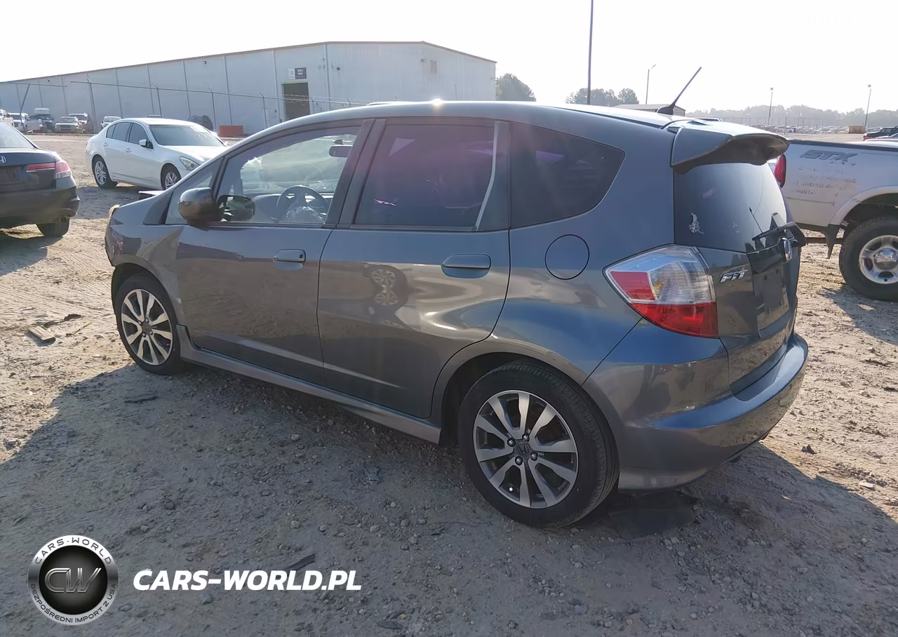 2012 Honda Fit Sport VIN:JHMGE8H56CC014825 - 3
