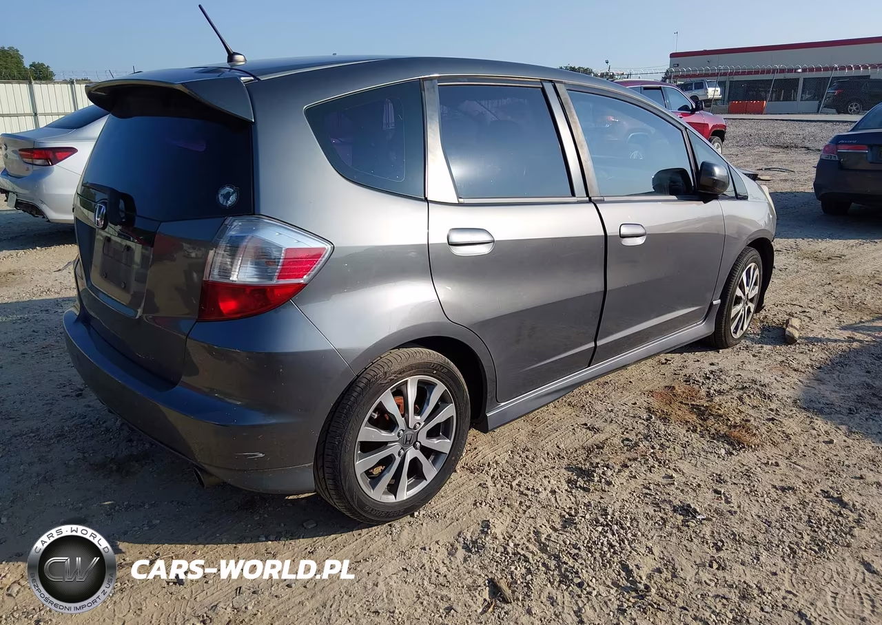 2012 Honda Fit Sport VIN:JHMGE8H56CC014825 - 4