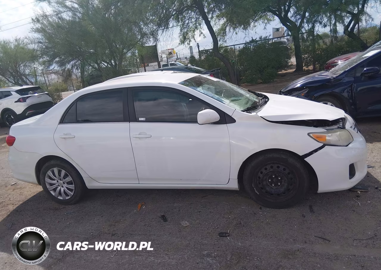 2013 Toyota Corolla Le VIN:5YFBU4EE6DP137366 - 13