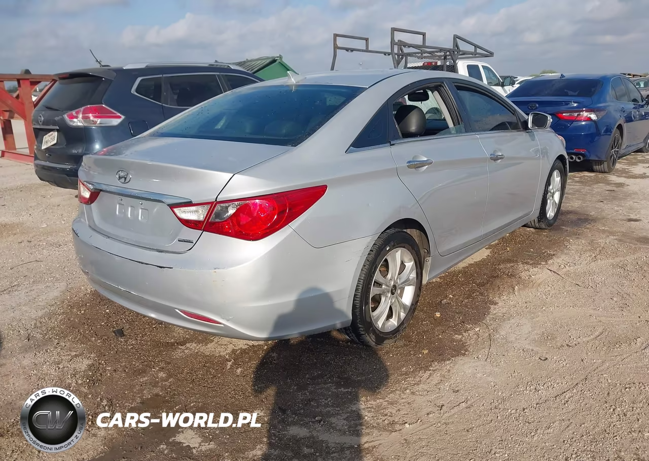 2011 Hyundai Sonata Limited VIN:5NPEC4ACXBH281324 - 4