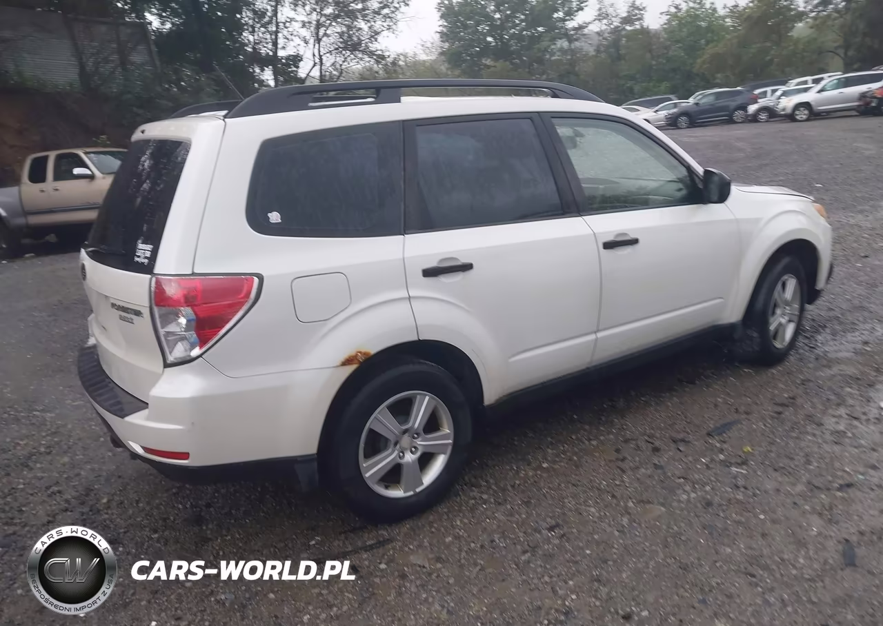 2011 Subaru Forester 2.5X VIN:JF2SHABC3BH732272 - 4