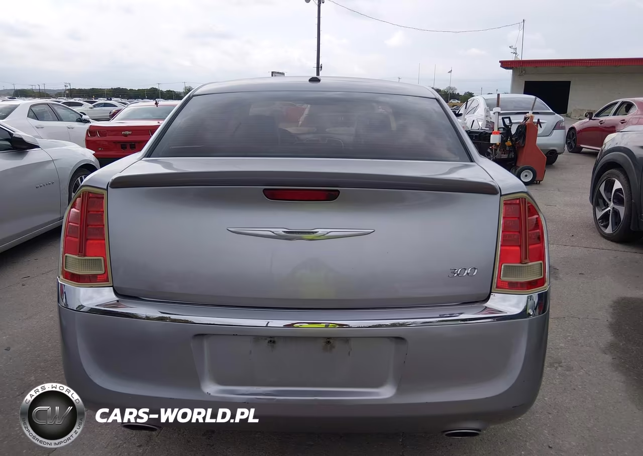 2013 Chrysler 300 Motown VIN:2C3CCAAG6DH561203 - 16