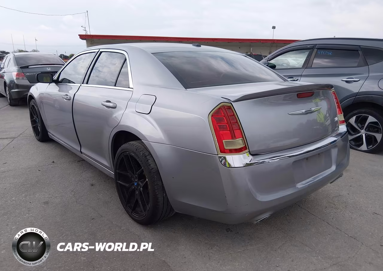 2013 Chrysler 300 Motown VIN:2C3CCAAG6DH561203 - 3