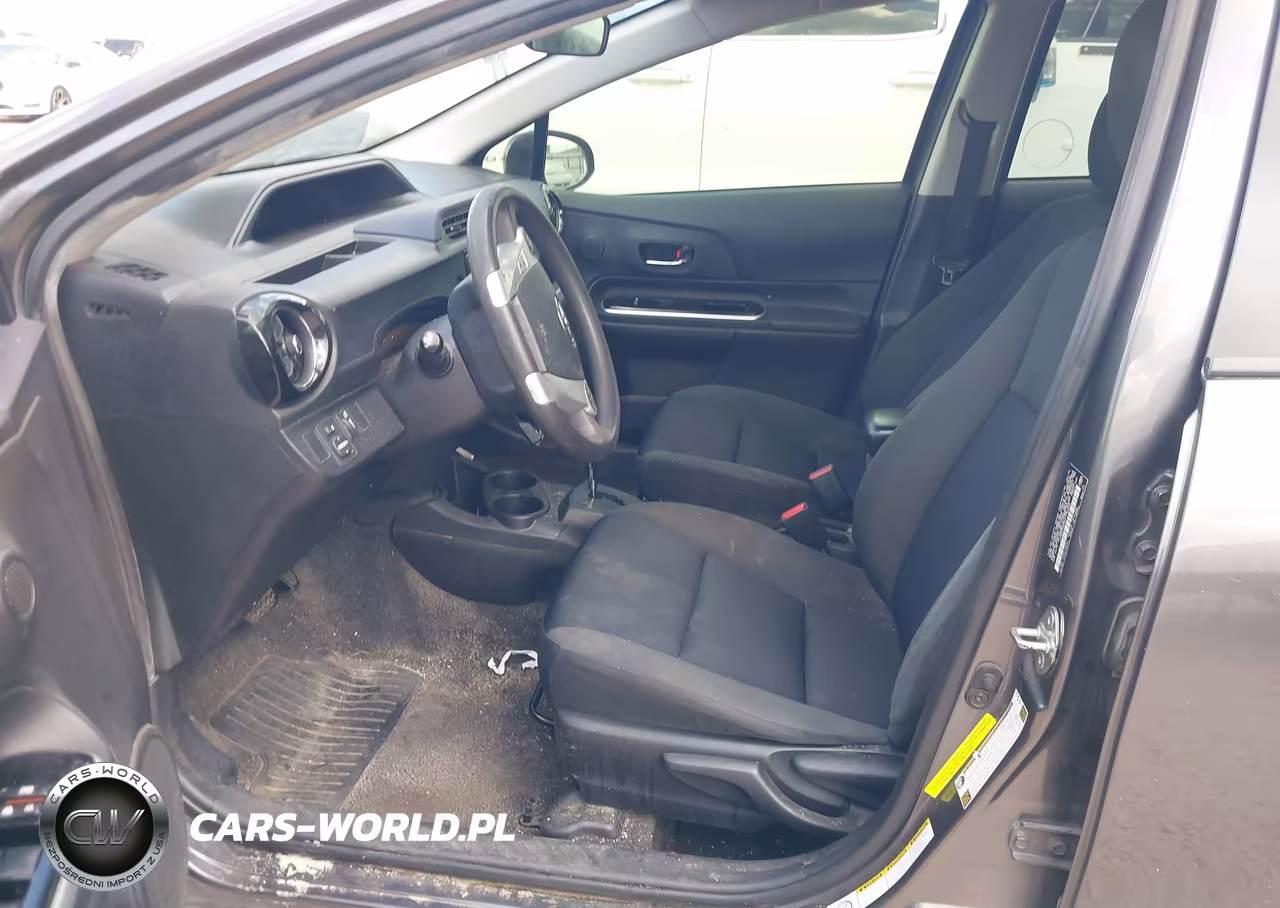 2016 Toyota Prius C Two VIN:JTDKDTB30G1130225 - 17