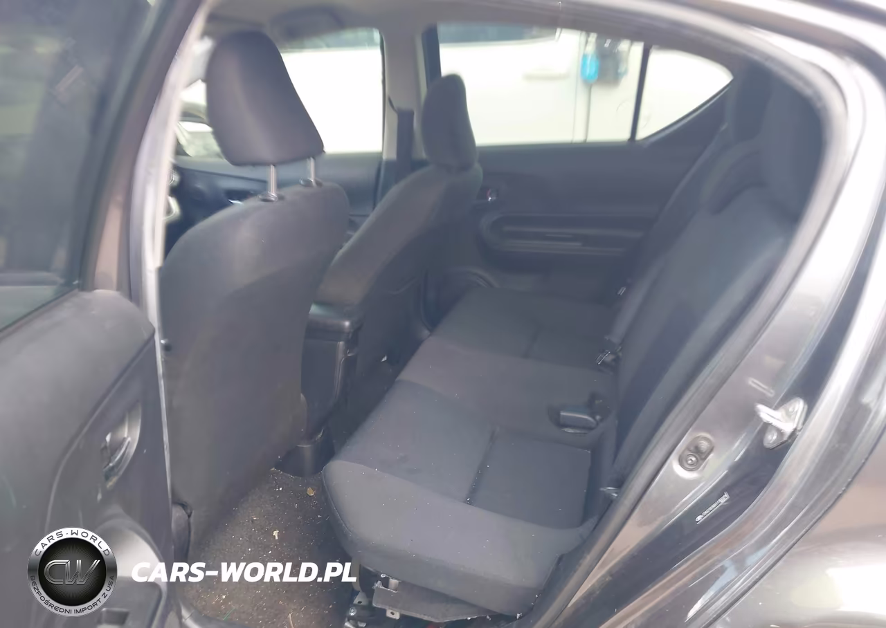2016 Toyota Prius C Two VIN:JTDKDTB30G1130225 - 18