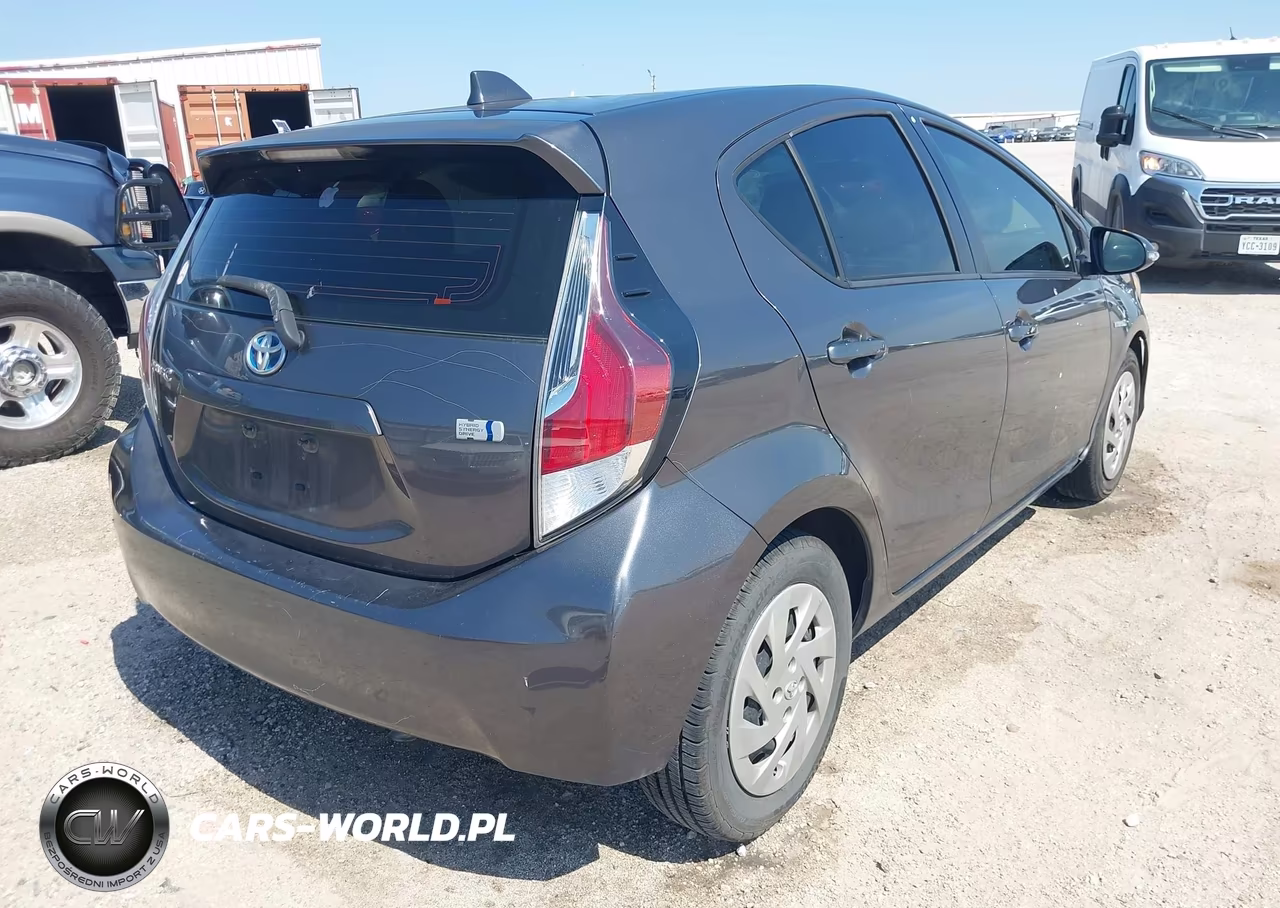 2016 Toyota Prius C Two VIN:JTDKDTB30G1130225 - 4