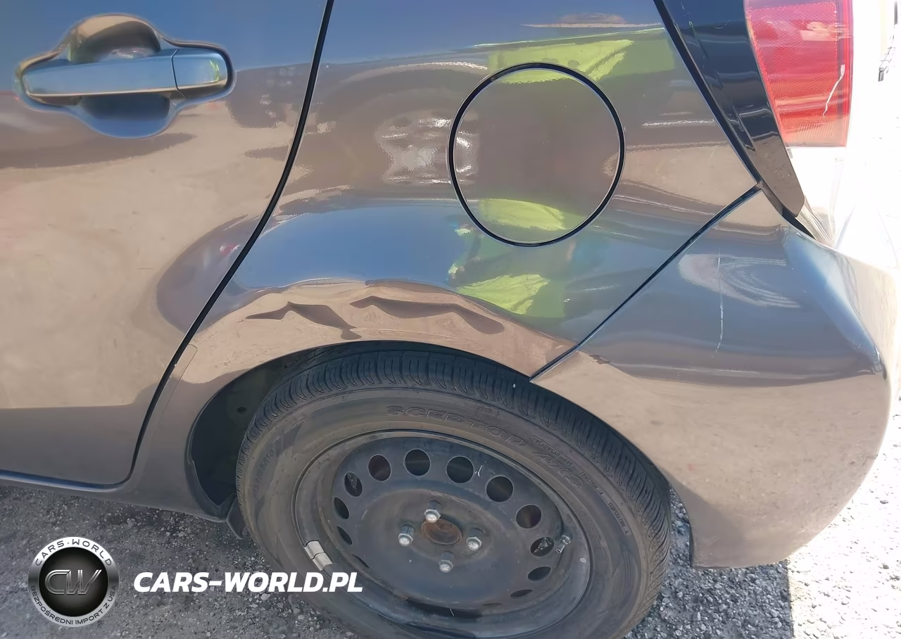 2016 Toyota Prius C Two VIN:JTDKDTB30G1130225 - 6
