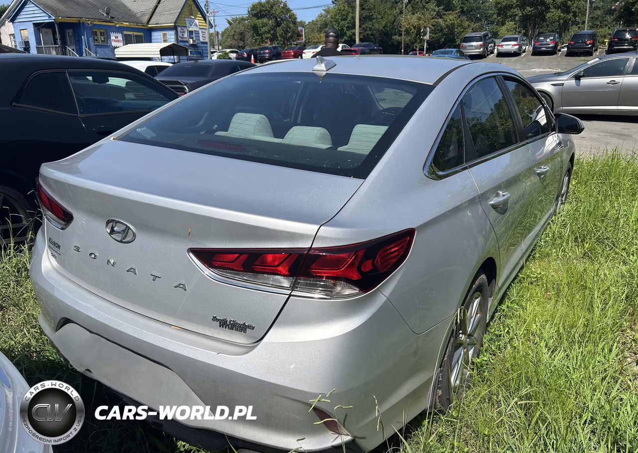 2018 Hyundai Sonata Se VIN:5NPE24AF9JH618383 - 4