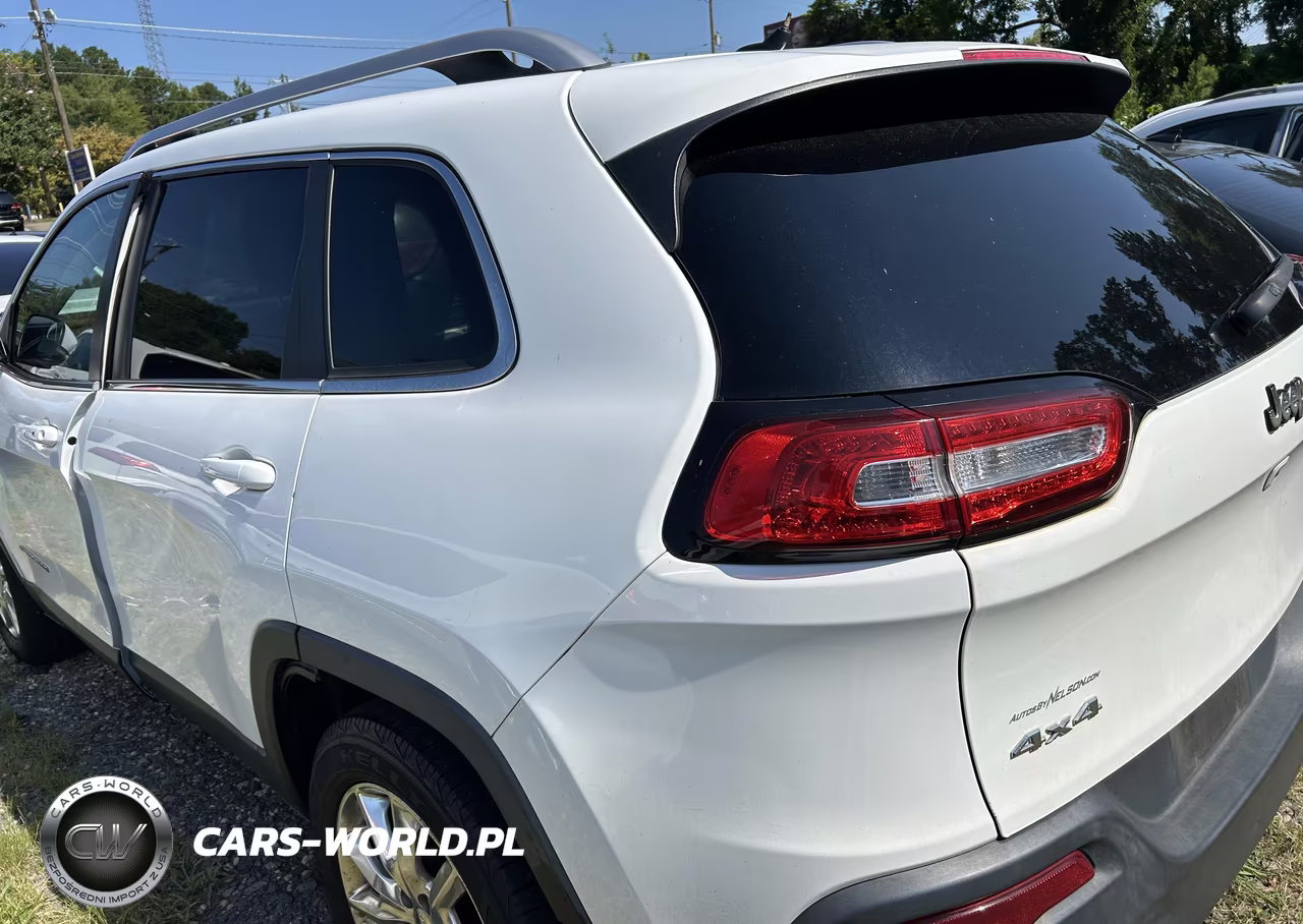 2015 Jeep Cherokee Limited VIN:1C4PJMDB1FW636334 - 3