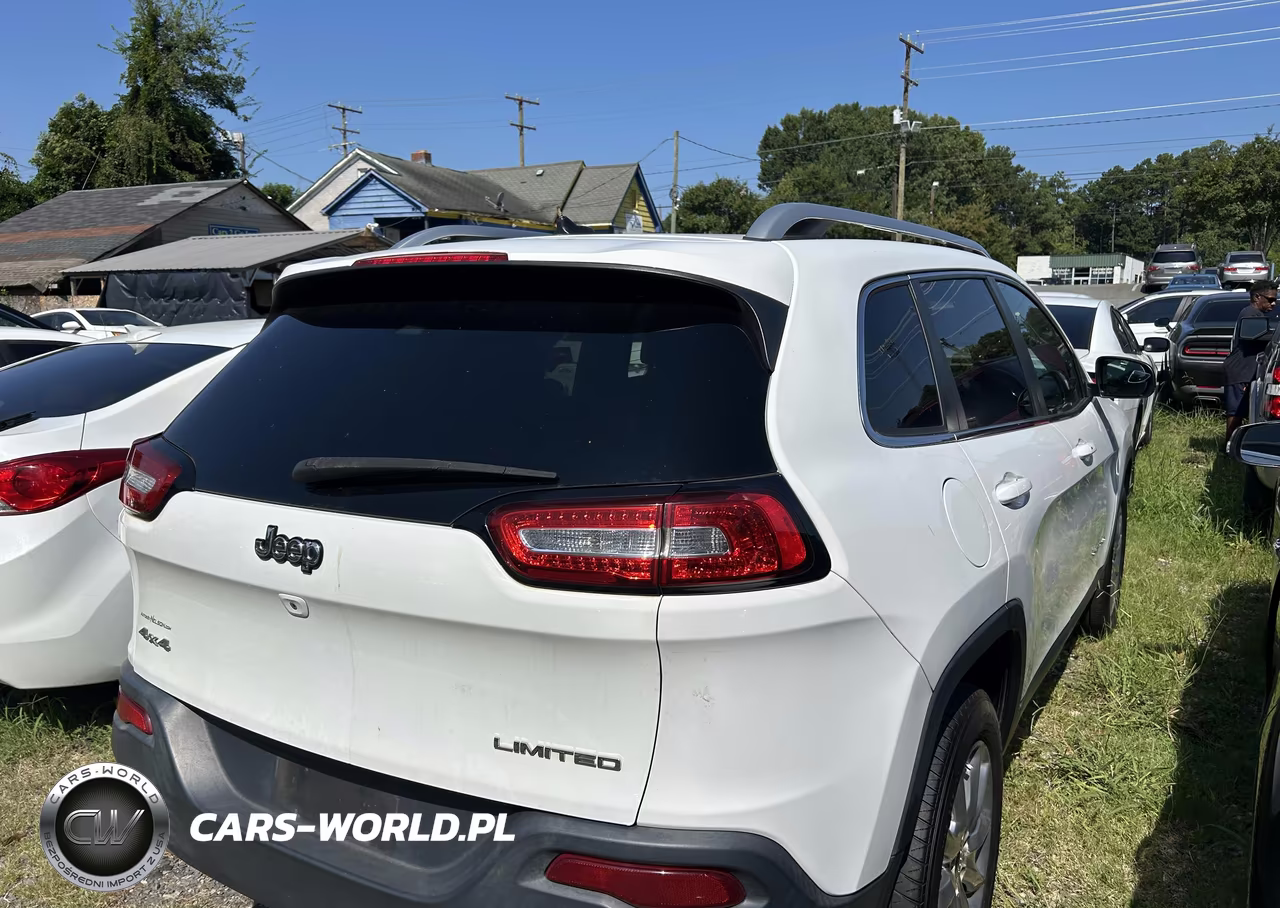 2015 Jeep Cherokee Limited VIN:1C4PJMDB1FW636334 - 4