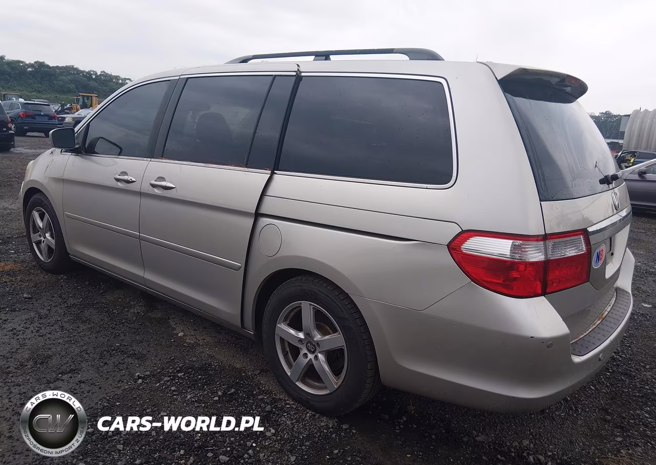 2005 Honda Odyssey Touring VIN:5FNRL38895B015874 - 3