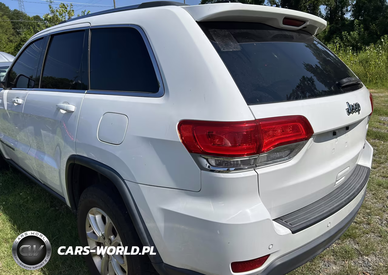 2017 Jeep Grand Cherokee Laredo 4X2 VIN:1C4RJEAG5HC656573 - 3