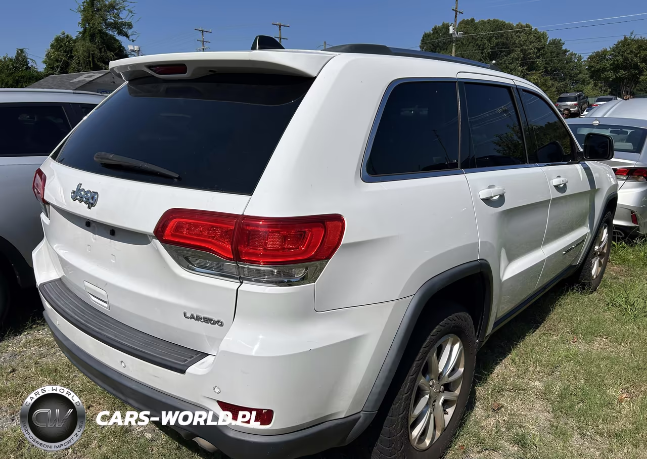 2017 Jeep Grand Cherokee Laredo 4X2 VIN:1C4RJEAG5HC656573 - 4