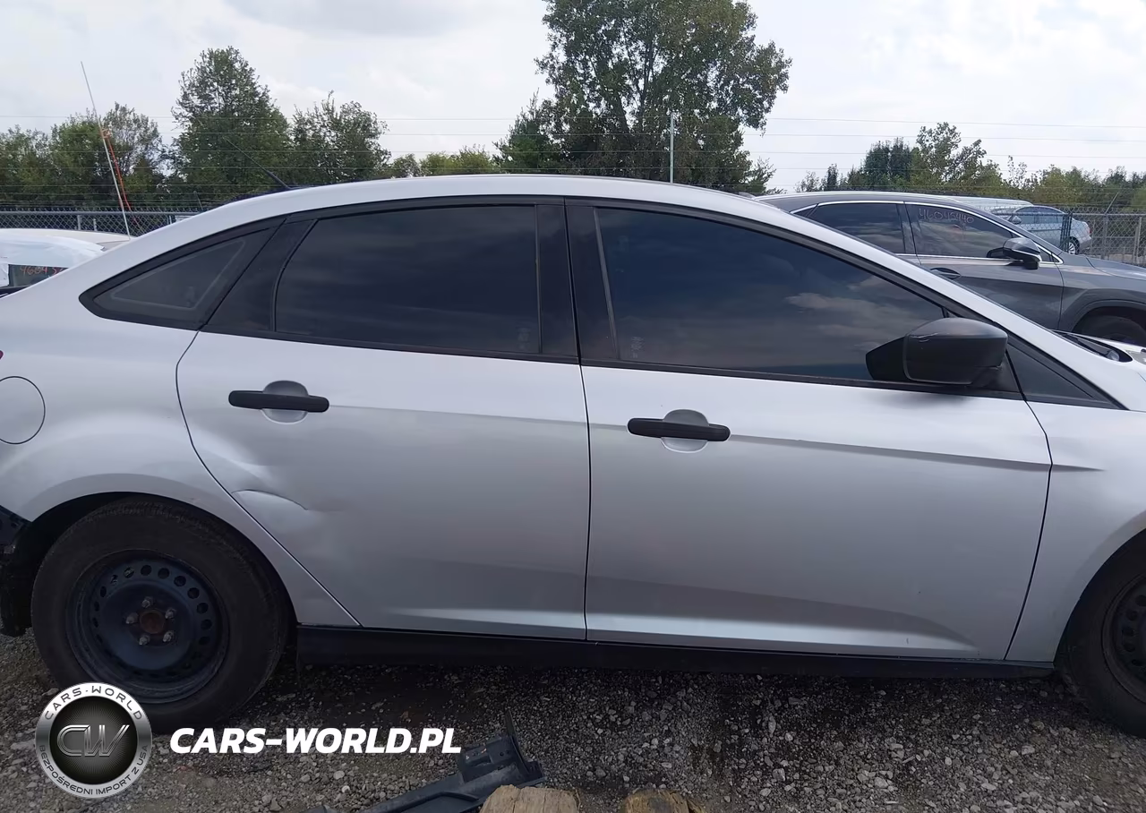 2018 Ford Focus S VIN:1FADP3E24JL264854 - 14