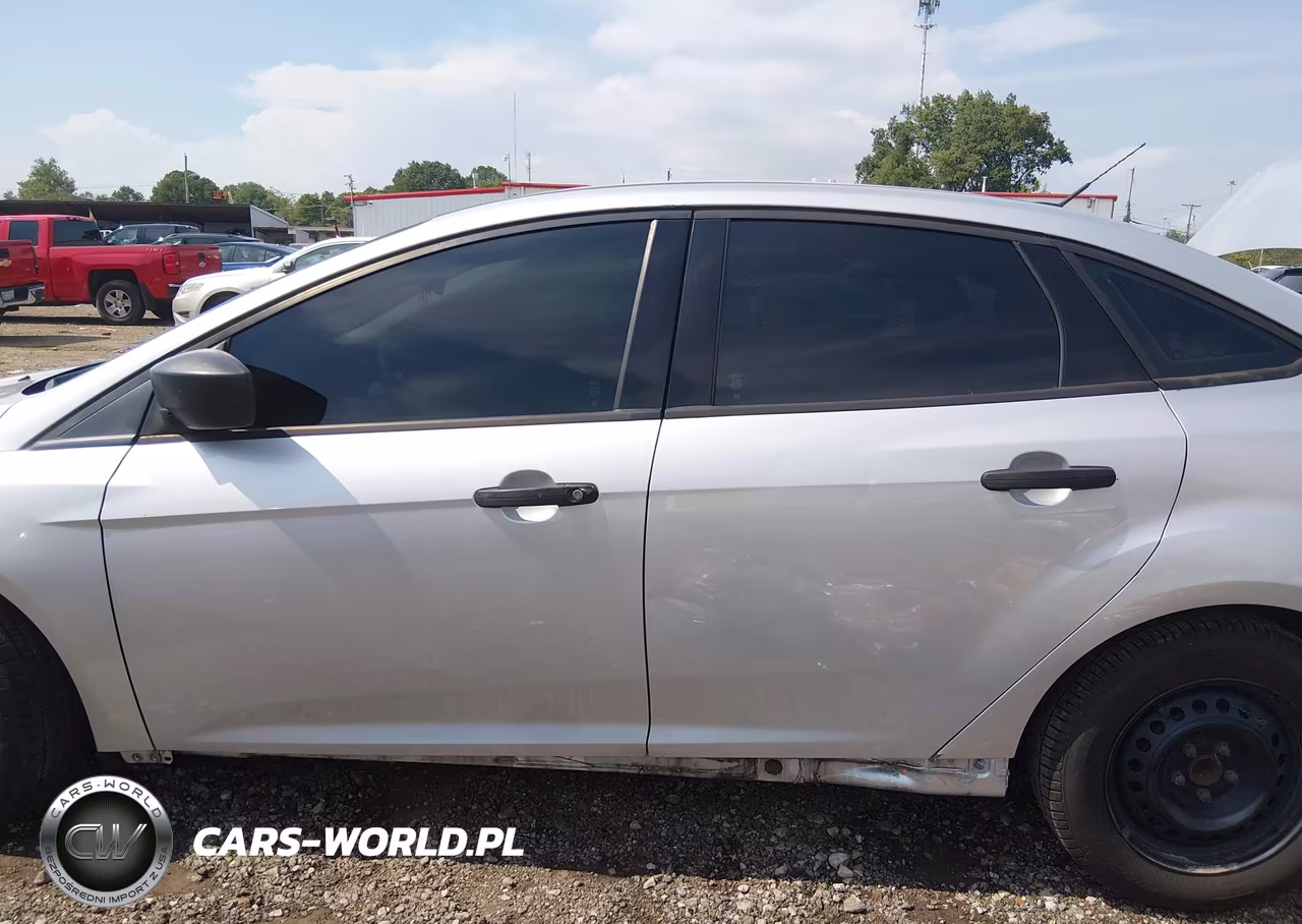 2018 Ford Focus S VIN:1FADP3E24JL264854 - 15
