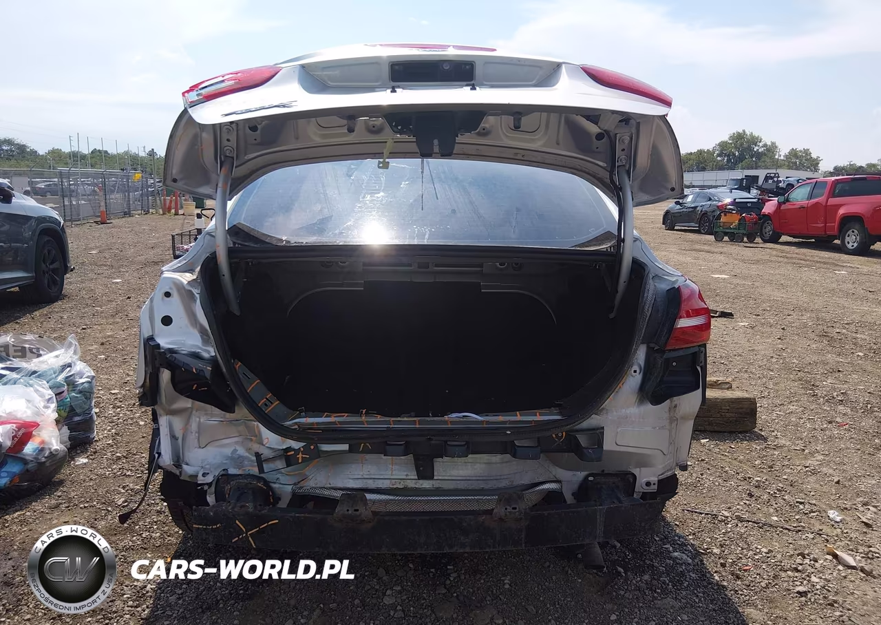 2018 Ford Focus S VIN:1FADP3E24JL264854 - 17