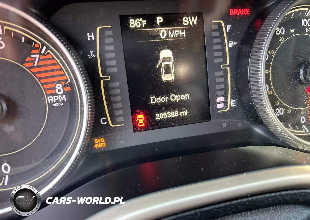 2017 Jeep Cherokee Latitude 4X4 VIN:1C4PJMCS4HW588557 - 7