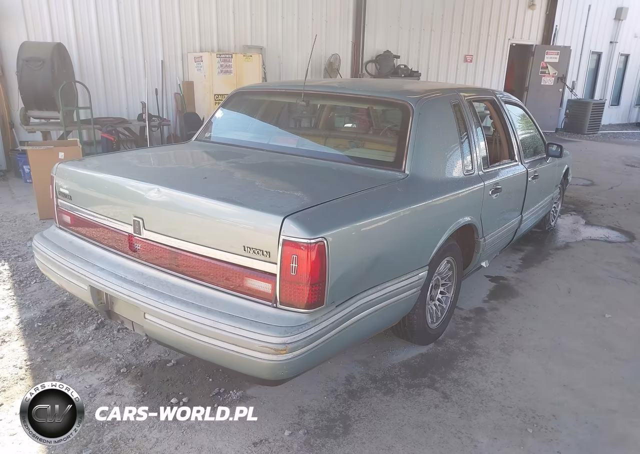 1994 Lincoln Town Car Signature-Tournament VIN:1LNLM82W6RY645859 - 4