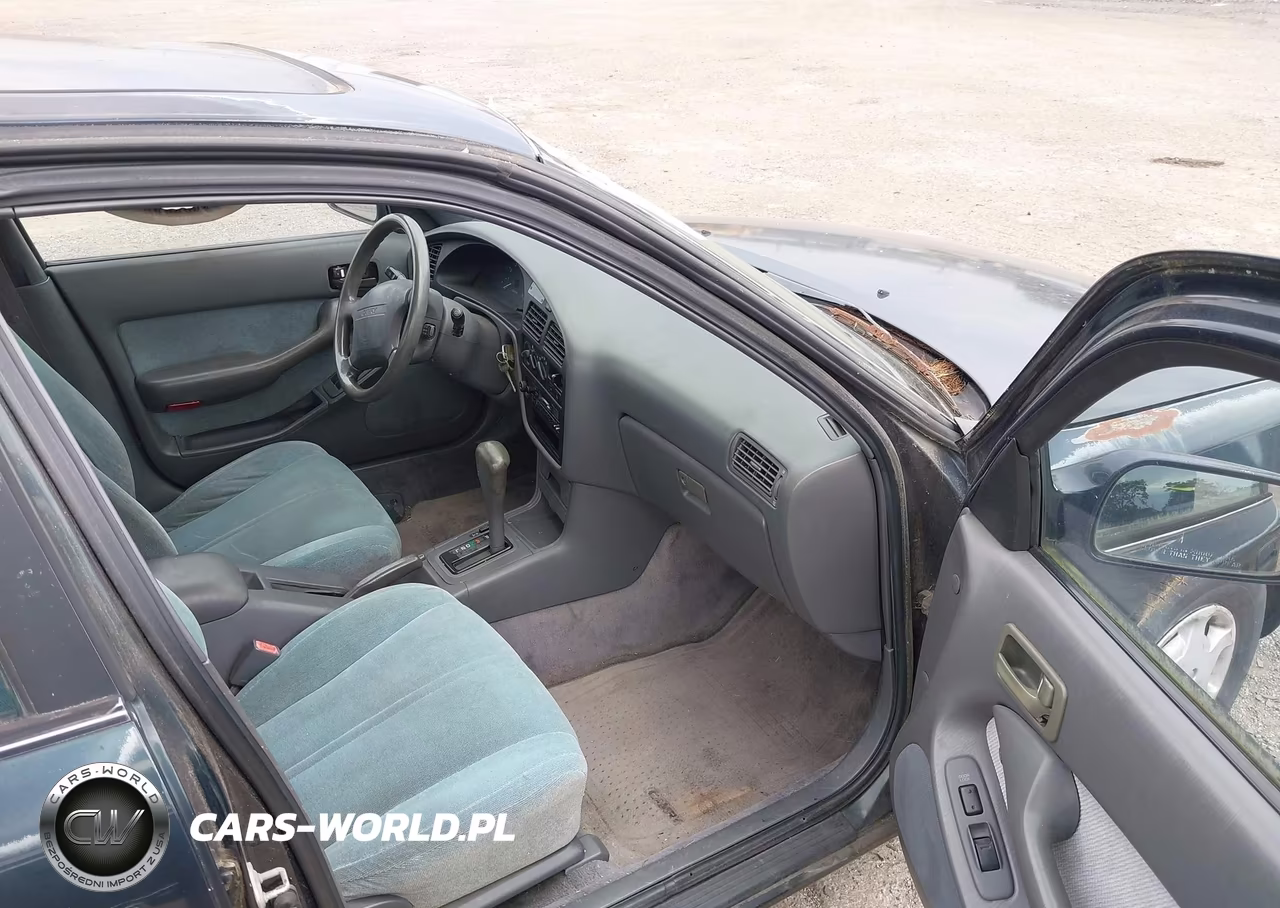 1992 Toyota Camry Le VIN:4T1SK12EXNU010760 - 5