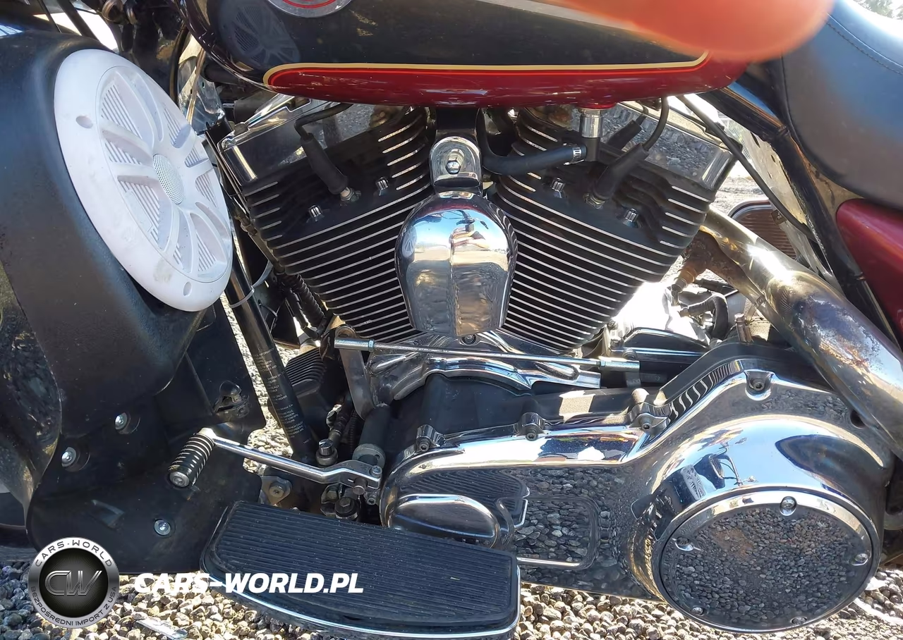 2007 Harley-Davidson Flhtcui VIN:1HD1FC4117Y633818 - 9