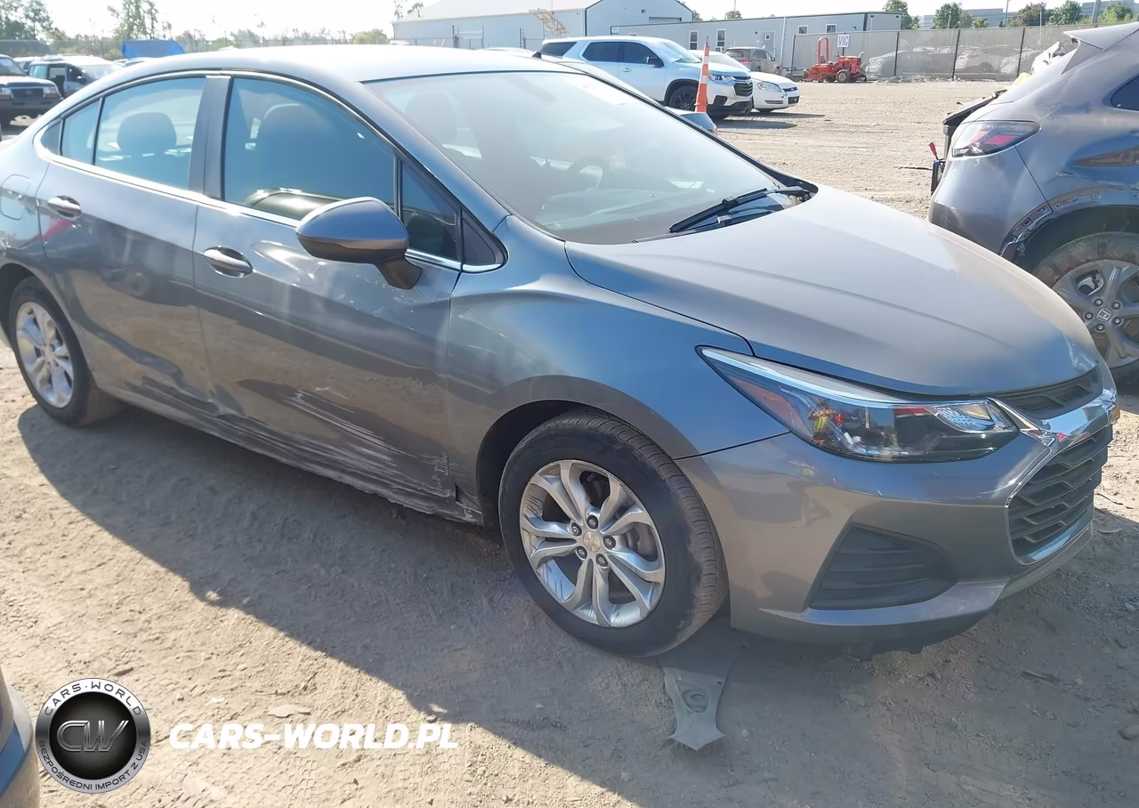 2019 Chevrolet Cruze Lt – zdjęcie 1 z 18
