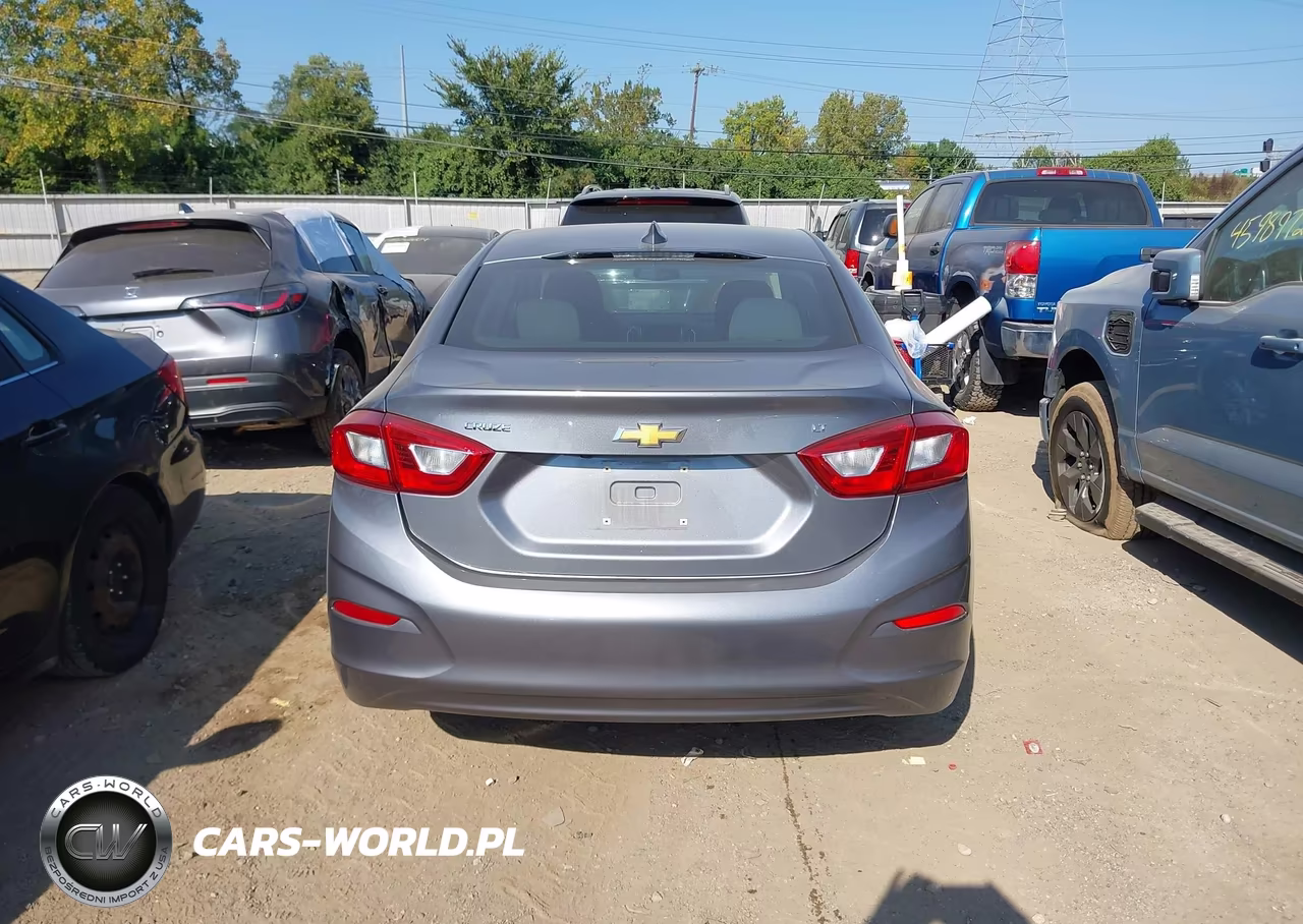 2019 Chevrolet Cruze Lt VIN:1G1BE5SM8K7123135 - 16