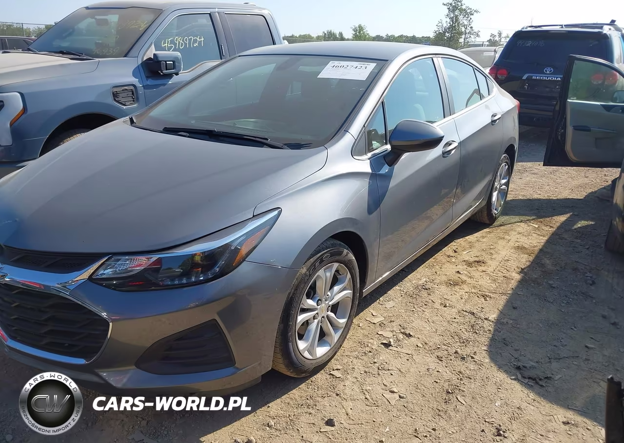 2019 Chevrolet Cruze Lt VIN:1G1BE5SM8K7123135 - 2