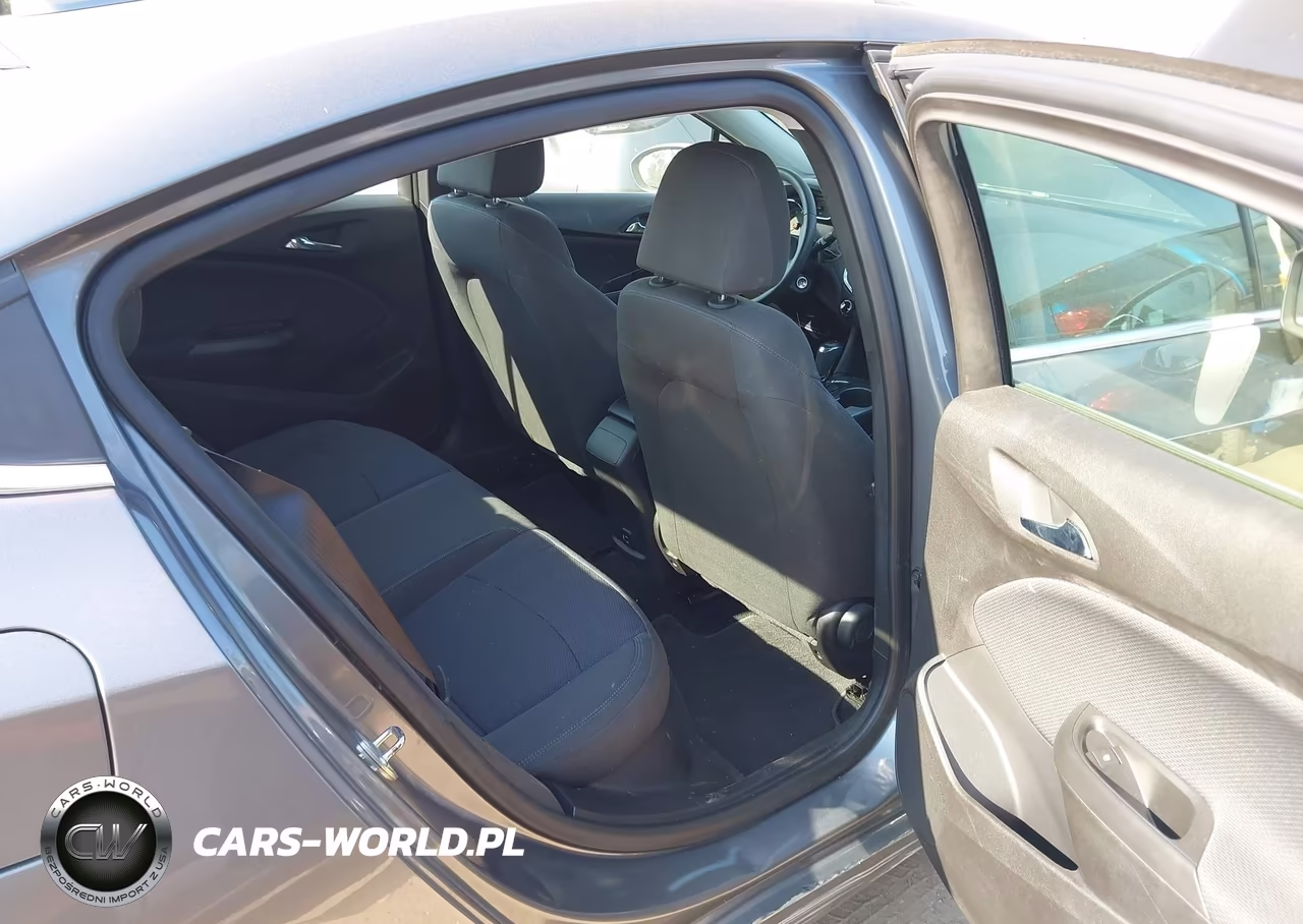 2019 Chevrolet Cruze Lt VIN:1G1BE5SM8K7123135 - 8