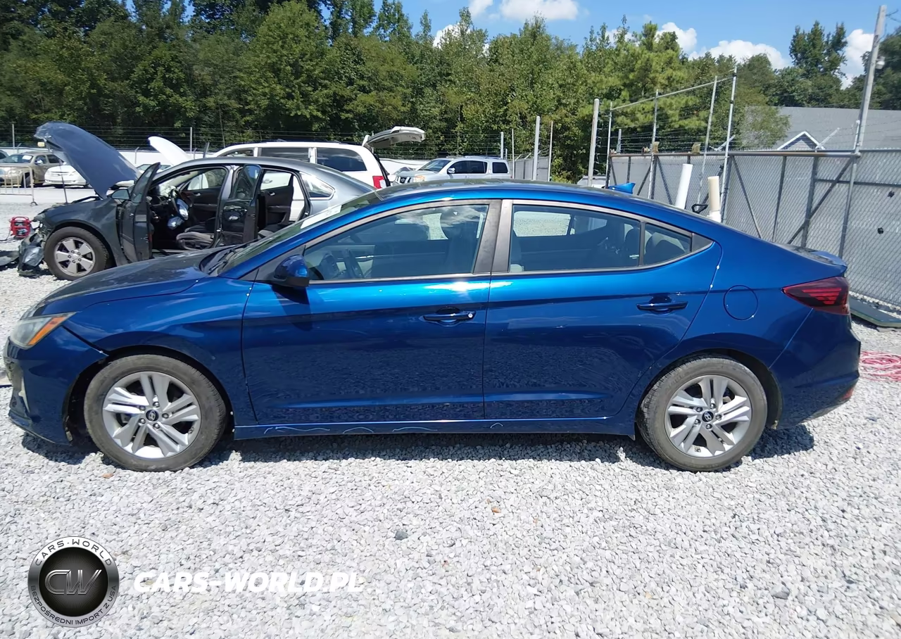 2019 Hyundai Elantra Value Edition VIN:5NPD84LF1KH405565 - 15