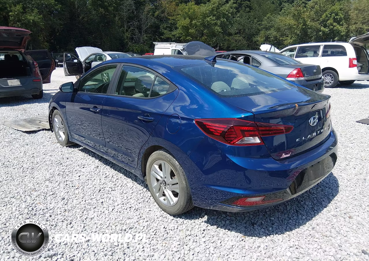 2019 Hyundai Elantra Value Edition VIN:5NPD84LF1KH405565 - 3