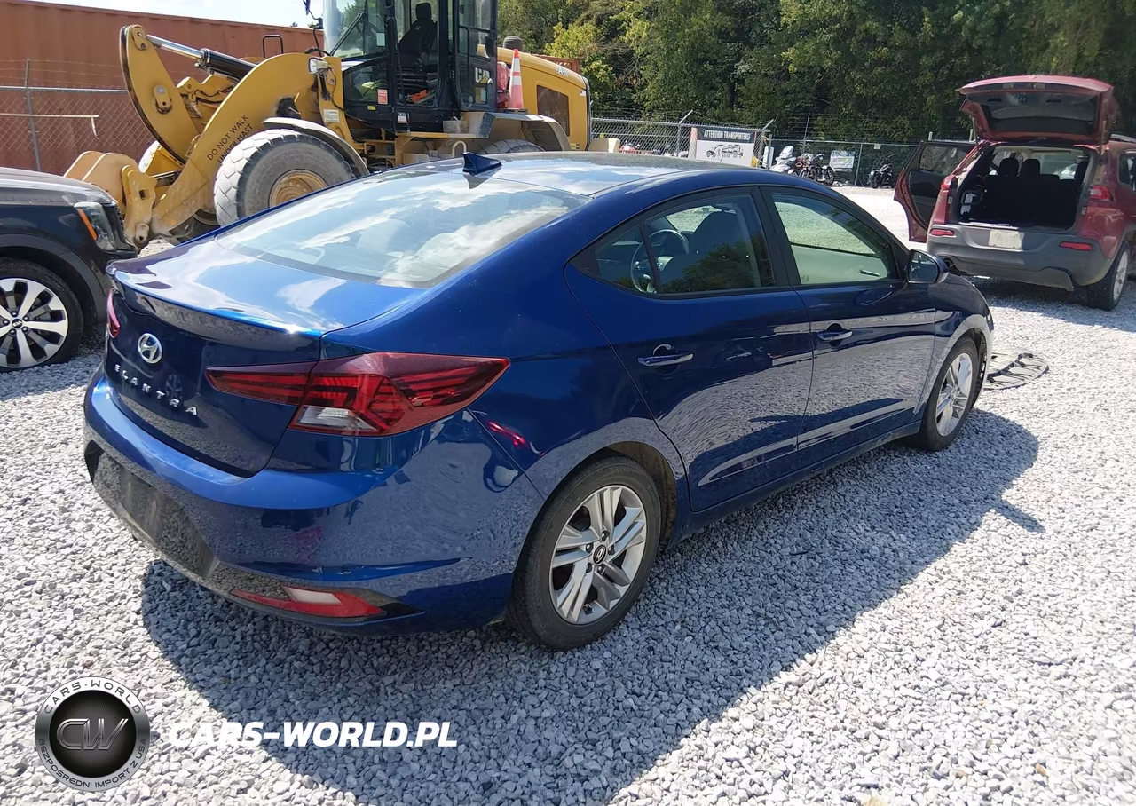 2019 Hyundai Elantra Value Edition VIN:5NPD84LF1KH405565 - 4